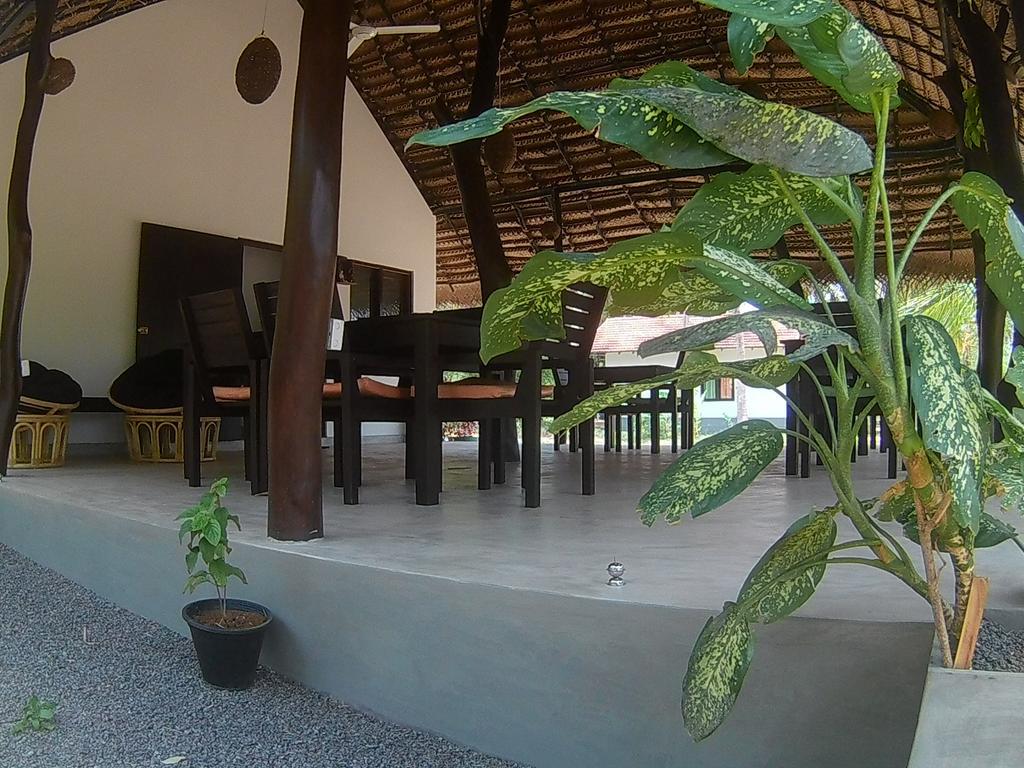 Chillenjoy Cabanas & Restaurant Tangalle Esterno foto