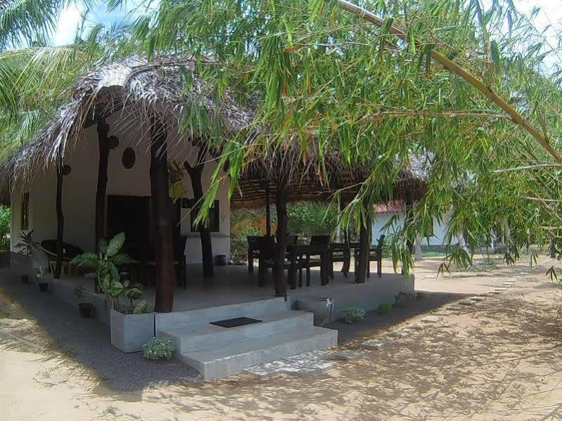 Chillenjoy Cabanas & Restaurant Tangalle Esterno foto