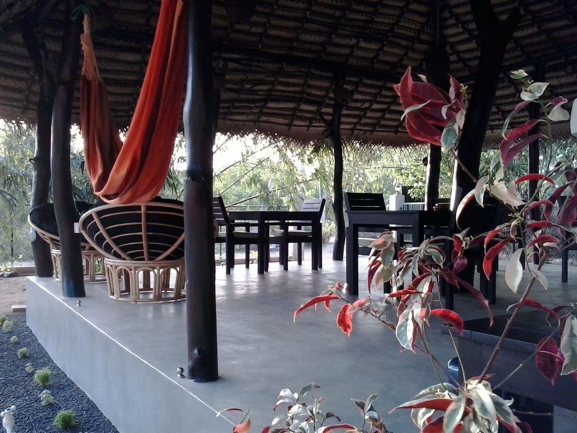 Chillenjoy Cabanas & Restaurant Tangalle Esterno foto