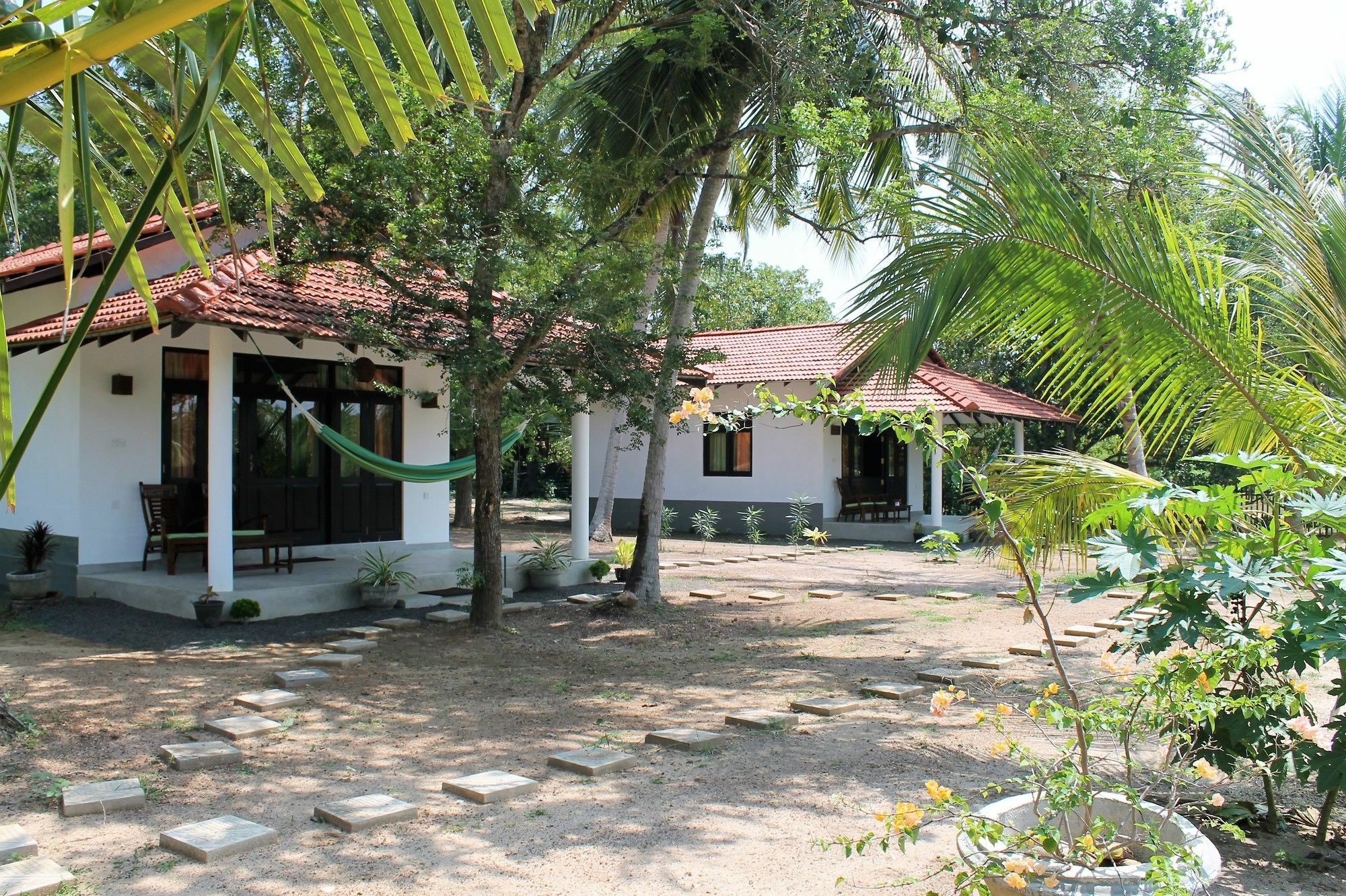 Chillenjoy Cabanas & Restaurant Tangalle Esterno foto